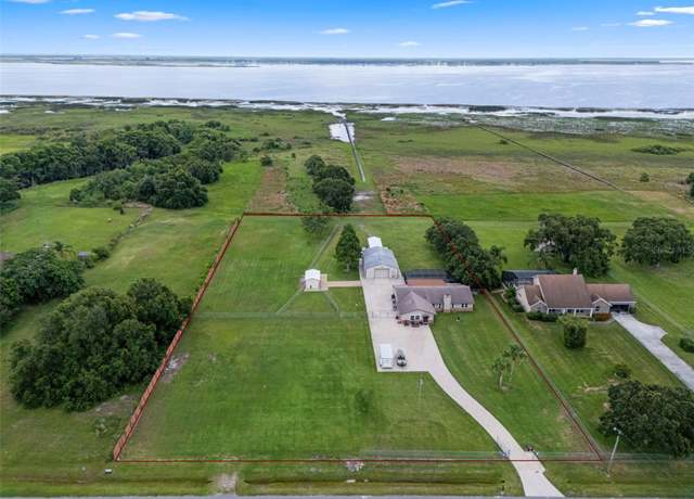 Property at 2921 Lake Tohopekaliga Blvd, Kissimmee, FL 34746, 3 beds, 2 baths