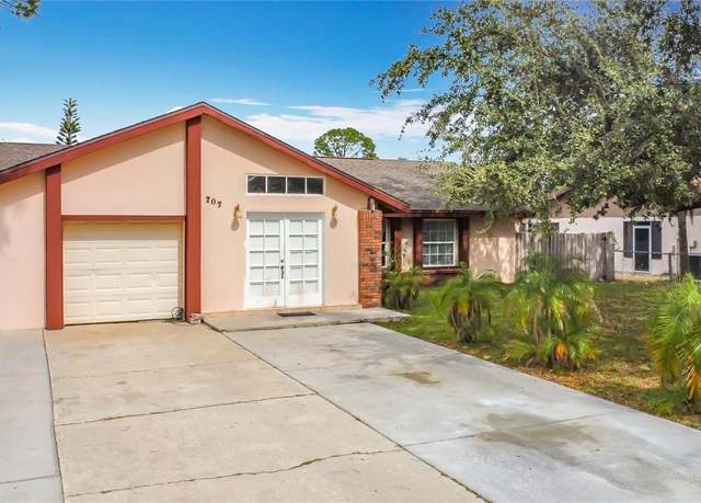 Property at 707 Divot Ln, Poinciana, FL 34759, 4 beds, 2 baths