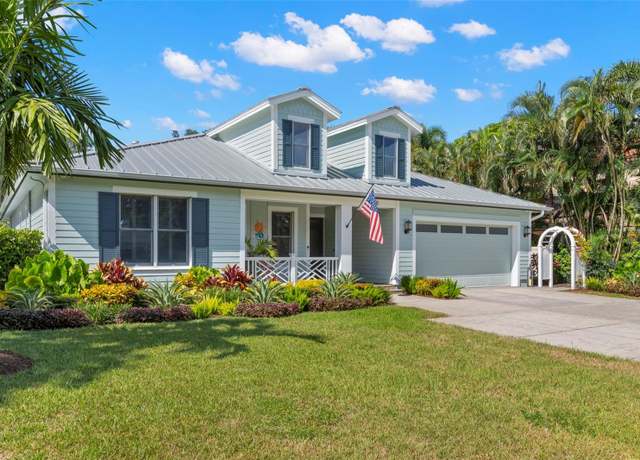 Property at 140 Miramar Blvd NE, St Petersburg, FL 33704, 4 beds, 3 baths