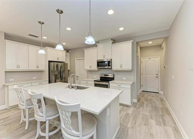 Property at 5957 Amberly Dr, Bradenton, FL 34208, 2 beds, 2 baths