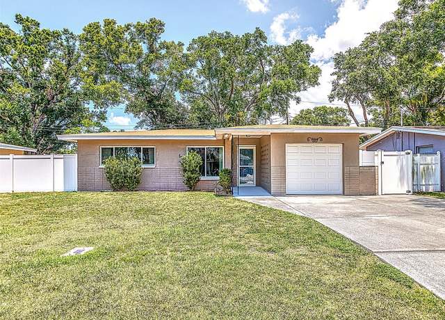 Property at 2933 Stratford Dr, Largo, FL 33771, 3 beds, 2.5 baths