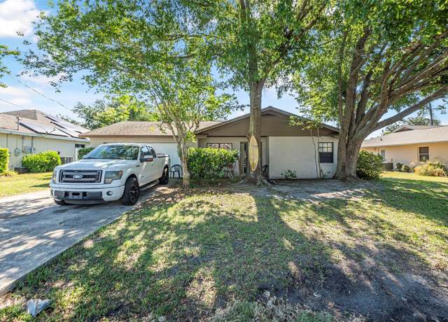 Property at 140 Westgrill Dr, Palm Coast, FL 32164, 3 beds, 2 baths
