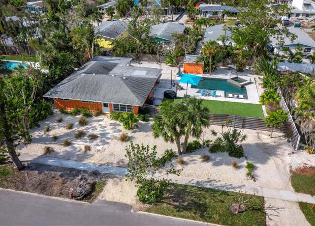 Property at 711 Russell St, Longboat Key, FL 34228, 3 beds, 2 baths