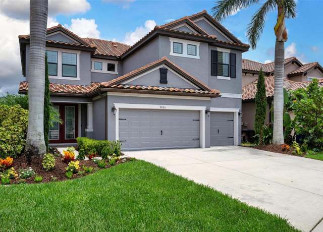 Property at 7020 Island Queen Ct, Sarasota, FL 34233, 6 beds, 4 baths