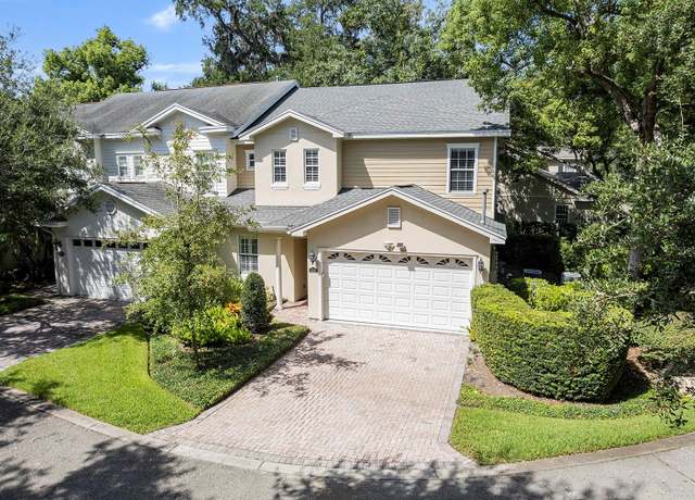 Property at 1223 Country Club Oaks Cir, Orlando, FL 32804, 3 beds, 2.5 baths