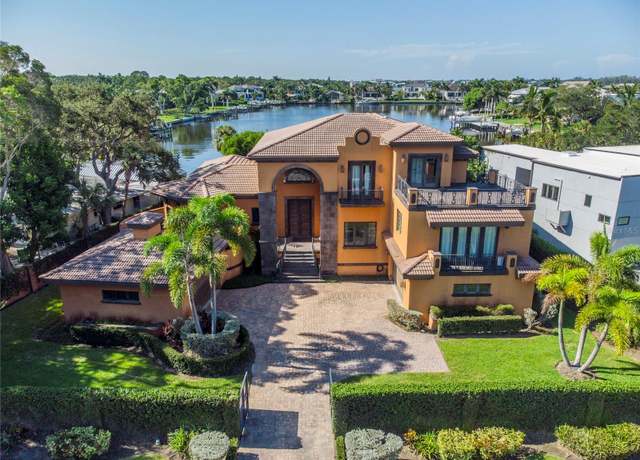 Property at 1502 Siesta Dr, Sarasota, FL 34239, 4 beds, 4.5 baths