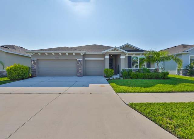 Property at 12382 Shining Willow St, Riverview, FL 33579, 4 beds, 3 baths