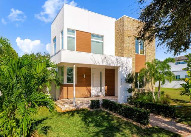 Property at 8619 Farthington Way, Orlando, FL 32827, 4 beds, 4.5 baths