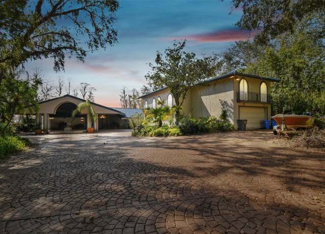 Property at 8510 Lays Cove Pl, Odessa, FL 33556, 5 beds, 5 baths