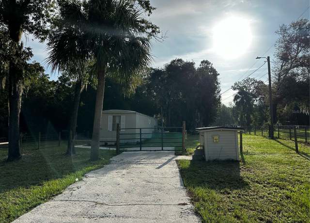 Property at 991 S Skyway Ave, Homosassa, FL 34448, 3 beds, 1 bath