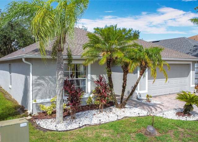 Property at 4611 Cumbrian Lakes Dr, Kissimmee, FL 34746, 3 beds, 2 baths
