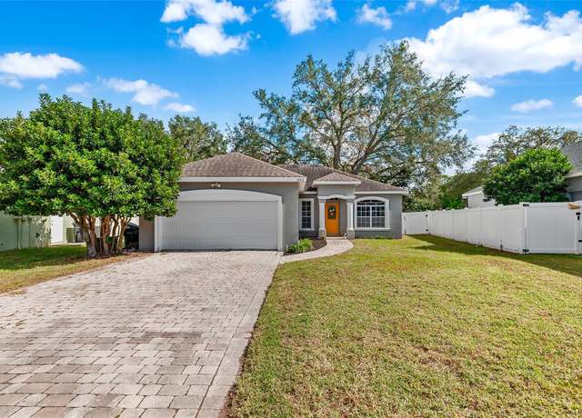 Property at 1013 Robin Ln, Winter Haven, FL 33884, 3 beds, 2.5 baths