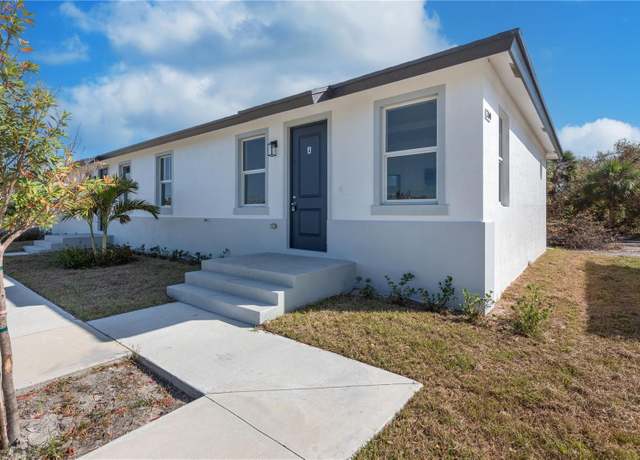 Property at 260 Rotonda Blvd, Rotonda West, FL 33947, 9 beds, 6 baths