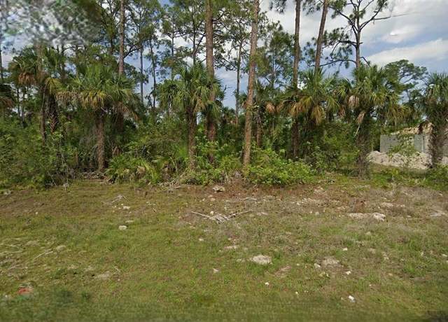 Property at 5020 N Rosebud Cir, Labelle, FL 33935