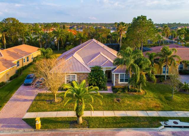Property at 10534 Bermuda Isle Dr, Tampa, FL 33647, 5 beds, 3.5 baths
