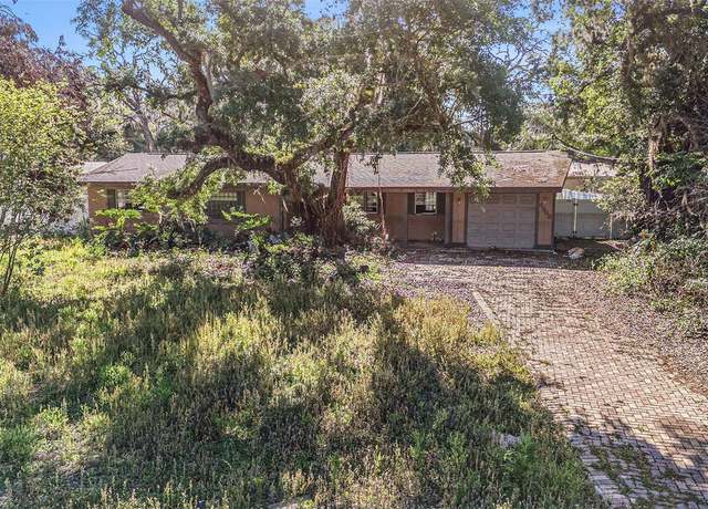 Property at 4968 Lakewood Dr, Dade City, FL 33523, 2 beds, 2 baths