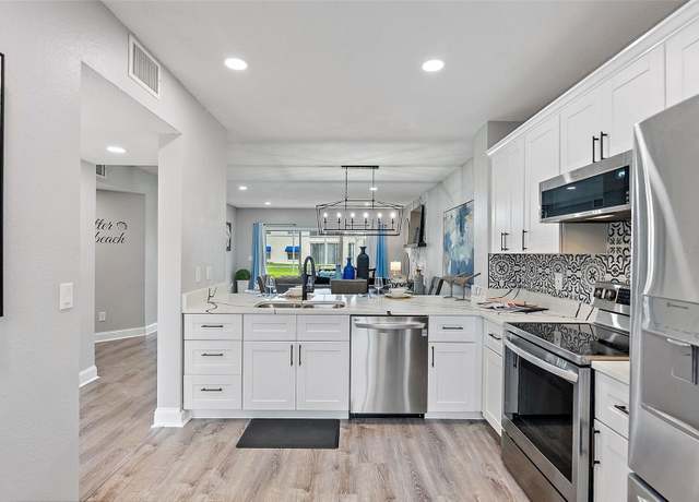 Property at 11510 Shipwatch Dr #1372, Largo, FL 33774, 2 beds, 2 baths