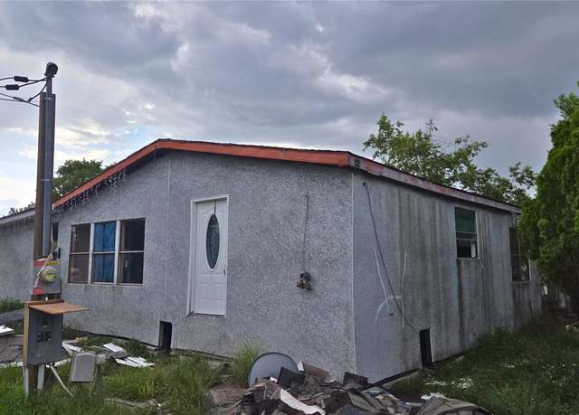 Property at 1409 Power Line Rd, Davenport, FL 33837, 6 beds, 2 baths