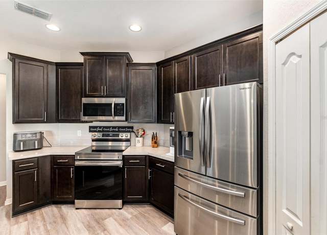 Property at 6050 Eagle Pointe Dr, Lakeland, FL 33812, 3 beds, 2 baths