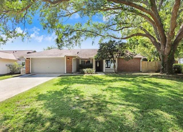 Property at 2558 Arborwood Dr, Valrico, FL 33596, 5 beds, 2 baths