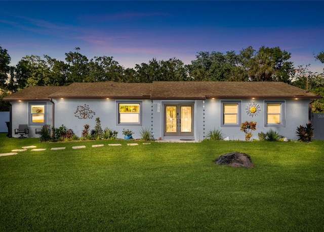 Property at 6907 W Creek Dr, Tampa, FL 33615, 4 beds, 3 baths
