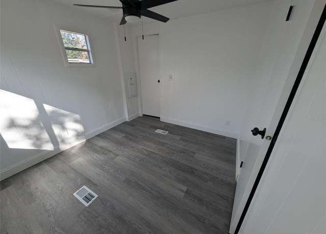 Property at 82 N Bobwhite Rd, Wildwood, FL 34785, 2 beds, 1.5 baths