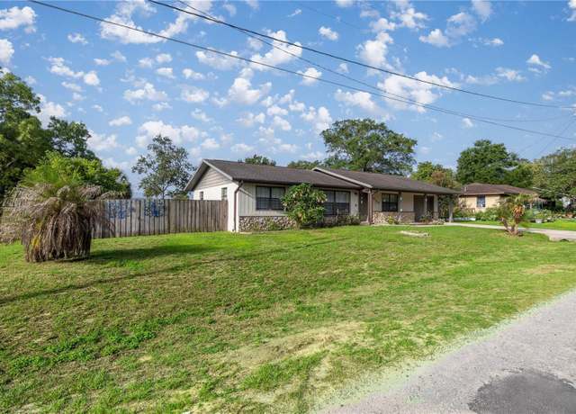 Property at 5720 SE 20th St, Ocala, FL 34480, 3 beds, 2 baths