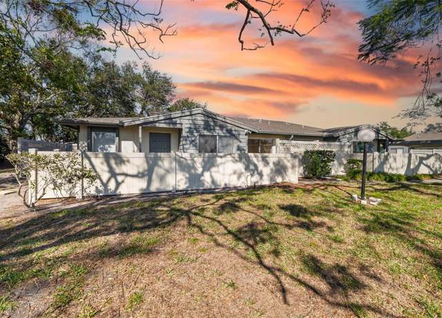 Property at 2925 29th Ave W, Bradenton, FL 34205, 2 beds, 2 baths