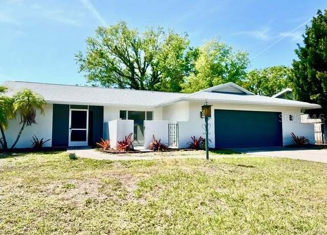 Property at 3320 Riviera Dr, Sarasota, FL 34232, 3 beds, 2 baths