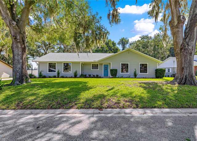 Property at 3285 SE 26th Ct, Ocala, FL 34471, 3 beds, 2.5 baths