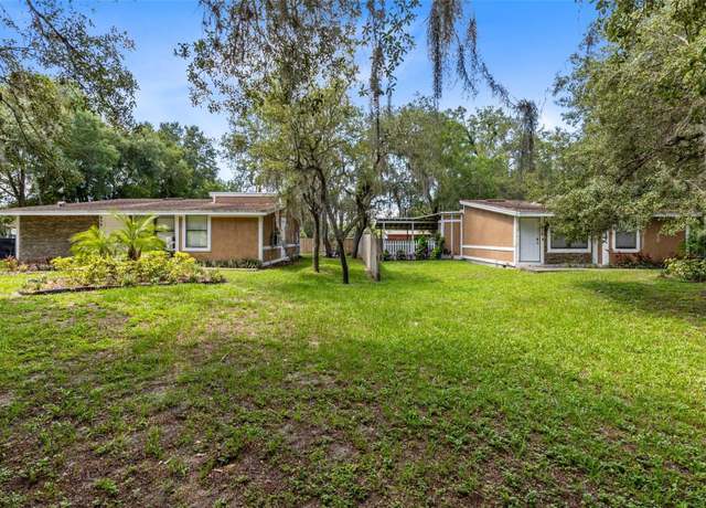 Property at 424 E Welch Rd, Apopka, FL 32712, 5 beds, 3 baths