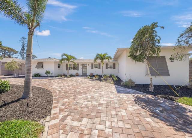 Property at 317 Gulf Dr, Venice, FL 34285, 3 beds, 3 baths