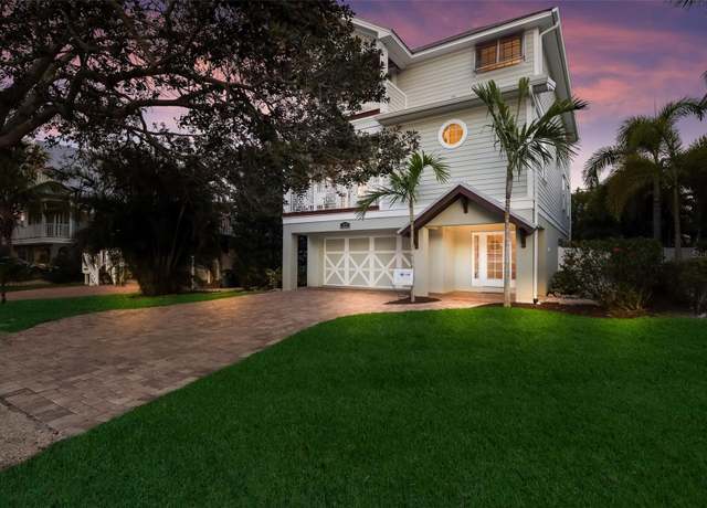 Property at 113 Maple Ave, Anna Maria, FL 34216, 5 beds, 4.5 baths