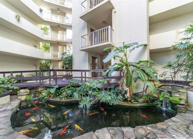 Property at 1717 NW 23rd Ave Unit 4D, Gainesville, FL 32605, 4 beds, 2.5 baths