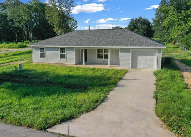 Property at 2 Pine Course Dr, Ocala, FL 34472, 3 beds, 2 baths