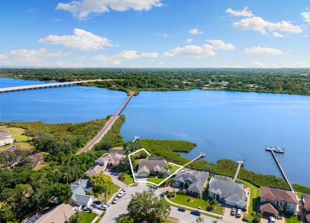 Property at 826 Christina Cir, Oldsmar, FL 34677, 3 beds, 2 baths