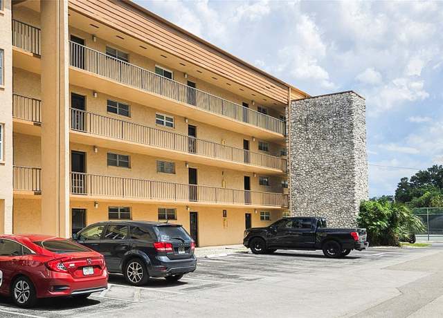 Property at 5820 N Church Ave #463, Tampa, FL 33614, 2 beds, 1 bath