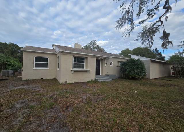 Property at 1124 Sunshine Ave, Leesburg, FL 34748, 4 beds, 2 baths