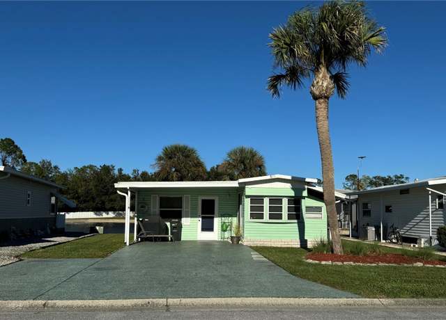 Property at 35127 Danny Dr, Zephyrhills, FL 33541, 1 bed, 2 baths
