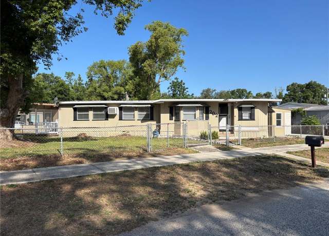 Property at 202 Mobile Pl, Brandon, FL 33510, 2 beds, 2 baths