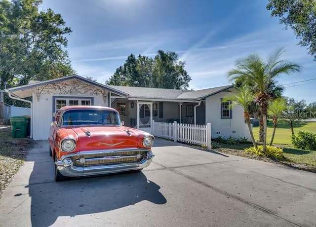 Property at 422 W 11th Ave, Mount Dora, FL 32757, 3 beds, 2 baths