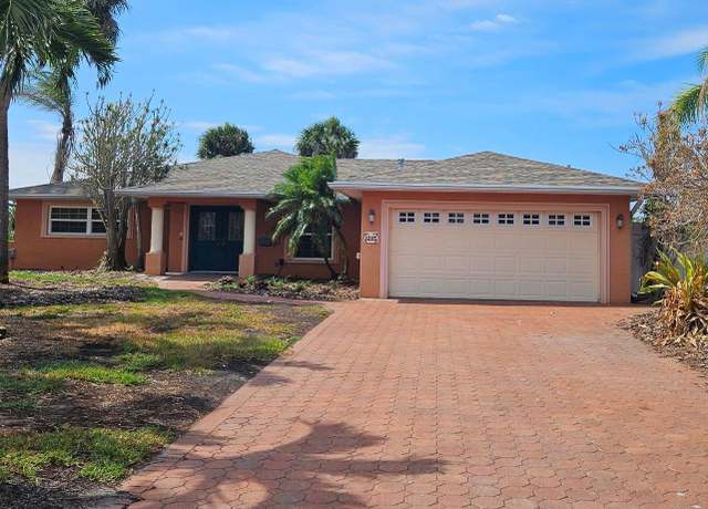 Property at 1285 79th St S, St Petersburg, FL 33707, 4 beds, 3 baths