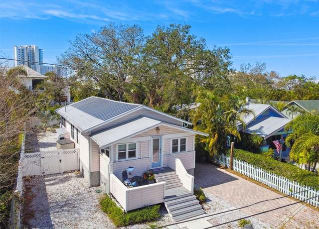 Property at 652 Ohio Pl, Sarasota, FL 34236, 2 beds, 2 baths