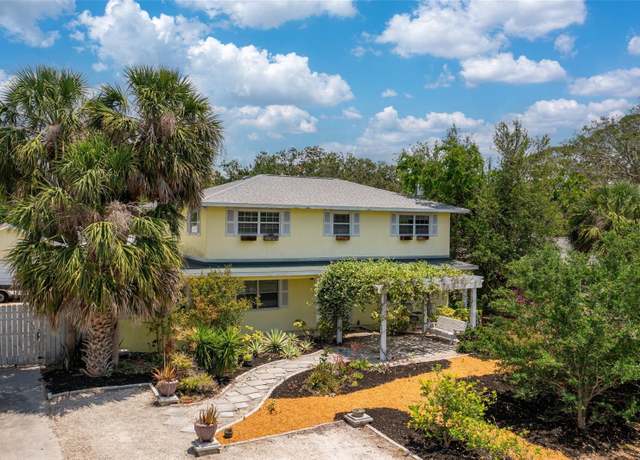 Property at 2165 Lemon Ave, Englewood, FL 34223, 4 beds, 3 baths