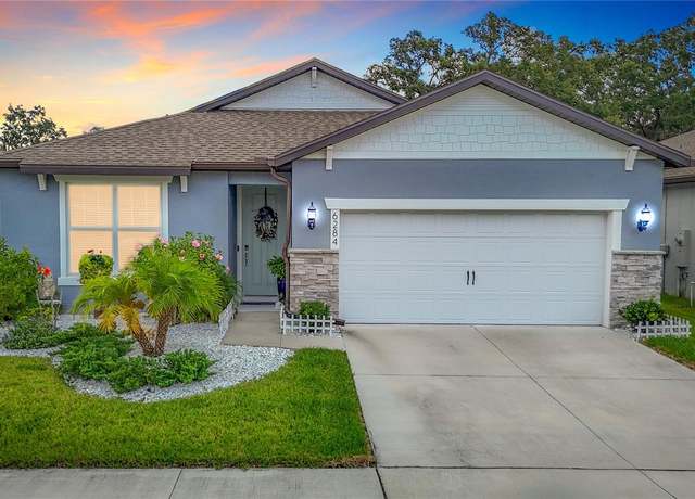 Property at 6284 Bradford Woods Dr, Zephyrhills, FL 33542, 4 beds, 2 baths