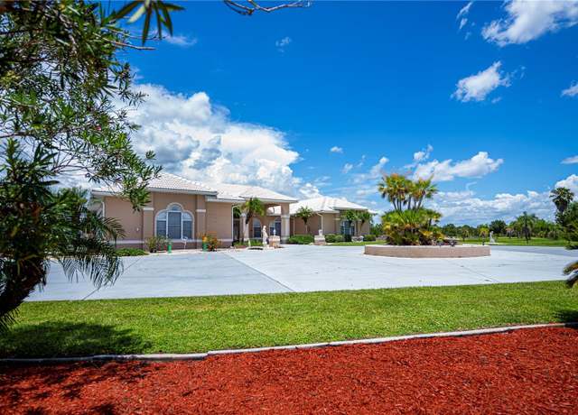Property at 17400 White Water Ct, Punta Gorda, FL 33982, 4 beds, 4.5 baths