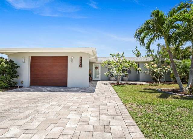 Property at 6841 Roxbury Dr, Sarasota, FL 34231, 2 beds, 2 baths