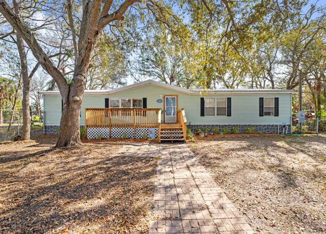 Property at 11506 North St, Gibsonton, FL 33534, 4 beds, 2 baths