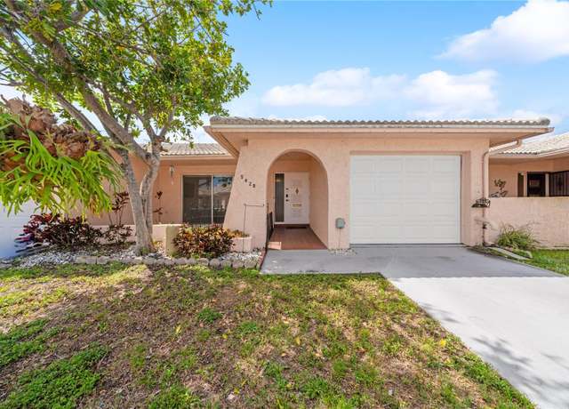 Property at 5428 Larchmont Ct N #5428, Pinellas Park, FL 33782, 2 beds, 2 baths