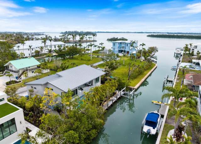 Property at 600 DE Narvaez Dr, Longboat Key, FL 34228, 3 beds, 3 baths